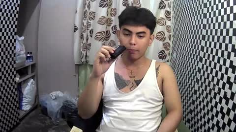 Snapshot of thehugecomeback chatting on 01.19.25 Xerxis online show from 01.19.25