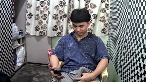 Snapshot of thehugecomeback chatting on 01.23.25 Xerxis online show from 01.23.25