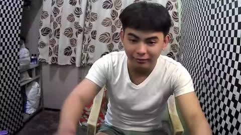 Snapshot of thehugecomeback chatting on 01.25.25 Xerxis online show from 01.25.25