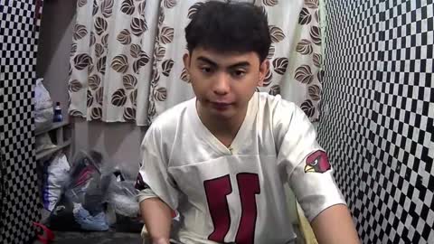 Snapshot of thehugecomeback chatting on 01.28.25 Xerxis online show from 01.28.25