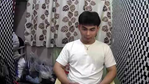 Snapshot of thehugecomeback chatting on 01.29.25 Xerxis online show from 01.29.25