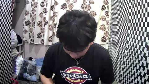 Snapshot of thehugecomeback chatting on 01.30.25 Xerxis online show from 01.30.25