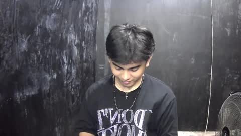 Snapshot of thehugecomeback chatting on 02.18.25 Xerxis online show from 02.18.25