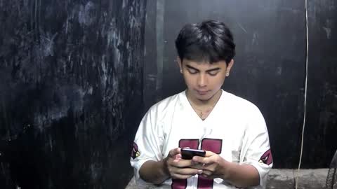 Snapshot of thehugecomeback chatting on 02.19.25 Xerxis online show from 02.19.25