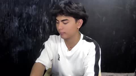 Snapshot of thehugecomeback chatting on 03.02.25 Xerxis online show from 03.02.25