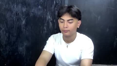 Snapshot of thehugecomeback chatting on 03.09.25 Xerxis online show from 03.09.25