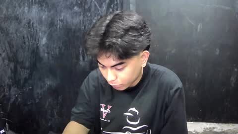 Snapshot of thehugecomeback chatting on 03.12.25 Xerxis online show from 03.12.25