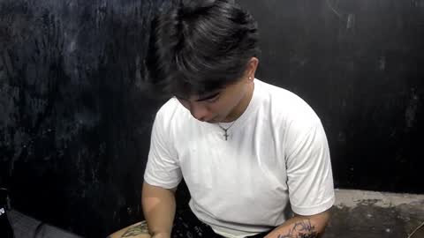 Snapshot of thehugecomeback chatting on 03.12.25 Xerxis online show from 03.12.25