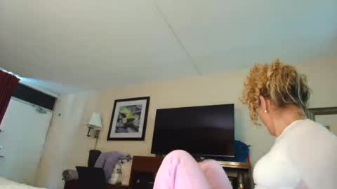 Lily Marie online show from 02.01.25