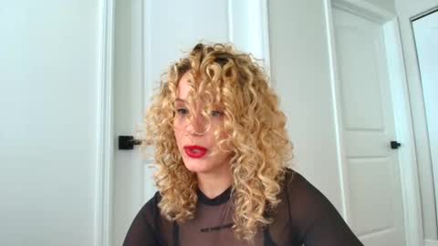 Lily Marie online show from 02.06.25