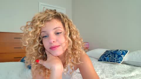 Lily Marie online show from 02.18.25