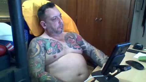 Snapshot of thekier chatting on 12.22.24 thekier online show from 12.22.24