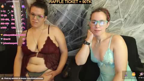 Snapshot of thekinkhouse chatting on 10.19.25 Goddess Nola online show from 10.19.25