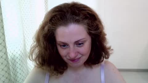 Snapshot of theladysblush chatting on 05.12.26 Ella online show from 05.12.26