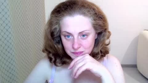 Snapshot of theladysblush chatting on 05.18.26 Ella online show from 05.18.26
