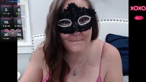 Lacey online show from 01.04.25