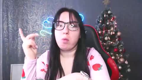 Snapshot of thelisasquirt chatting on 12.22.25 Lisa online show from 12.22.25