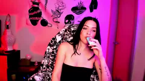 themelrose online show from 11.30.25