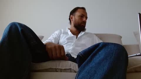 TheMonarchGoat online show from 11.18.25