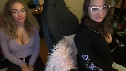 Snapshot of themrsnelson chatting on 12.31.24 Cach Nelson online show from 12.31.24