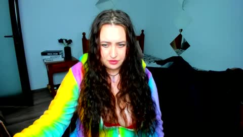Snapshot of thenaughtygf chatting on 10.09.25 thenaughtygf online show from 10.09.25