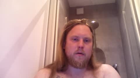 Snapshot of thenewdude1992 chatting on 05.15.26 thenewdude1992 online show from 05.15.26