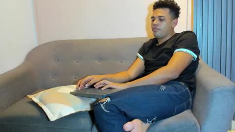 Snapshot of theo_morris chatting on 02.28.26 theo_morris online show from 02.28.26