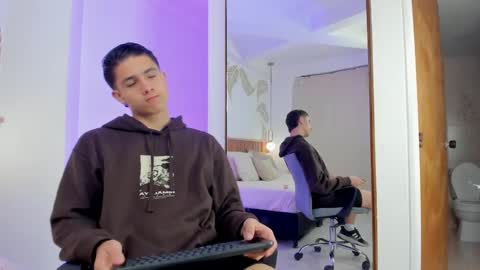 Snapshot of theohawke_ chatting on 12.24.24 THEO- MATEO online show from 12.24.24