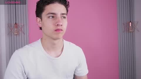 Snapshot of theohawke_ chatting on 01.19.25 THEO- MATEO online show from 01.19.25