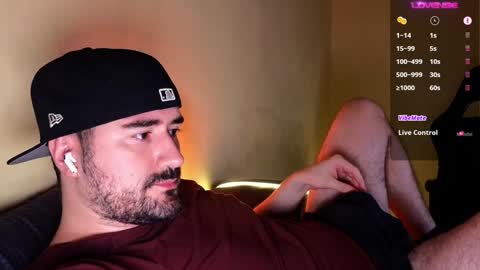 Snapshot of theoravi chatting on 12.04.24 Theo Ravi online show from 12.04.24