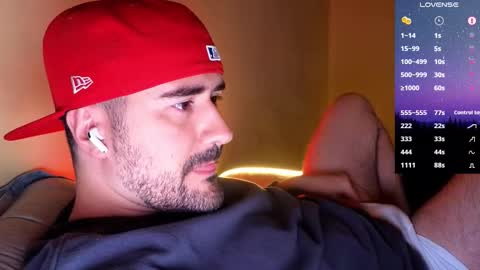 Snapshot of theoravi chatting on 11.11.25 Theo Ravi online show from 11.11.25