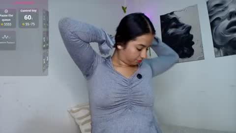 Snapshot of thepeach_ chatting on 06.13.26 thepeach_ online show from 06.13.26