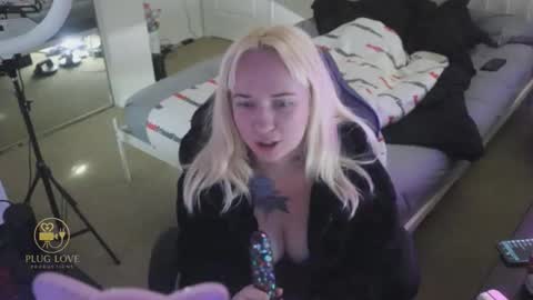 Snapshot of thepluglove chatting on 11.24.25 The Plug Love Friends online show from 11.24.25