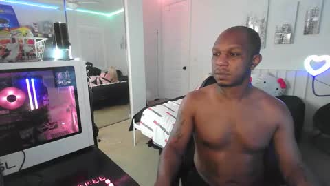 Snapshot of thepluglove chatting on 12.14.25 The Plug Love Friends online show from 12.14.25