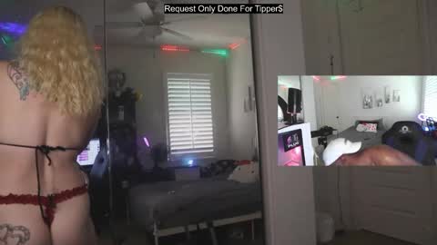 Snapshot of thepluglove chatting on 12.16.25 The Plug Love Friends online show from 12.16.25