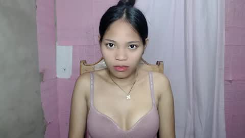 Snapshot of thepowergirll chatting on 06.25.26 fin online show from 06.25.26