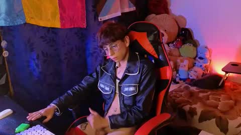 Matt independent model  online show from 10.07.25