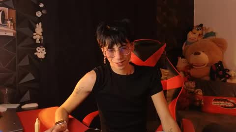 Snapshot of theprince_red chatting on 05.12.26 Matt independent model online show from 05.12.26