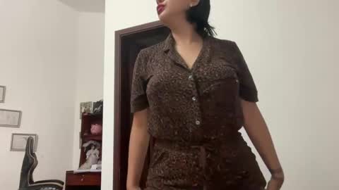 Snapshot of therealcamilabaddie chatting on 01.26.25 therealcamilabaddie online show from 01.26.25