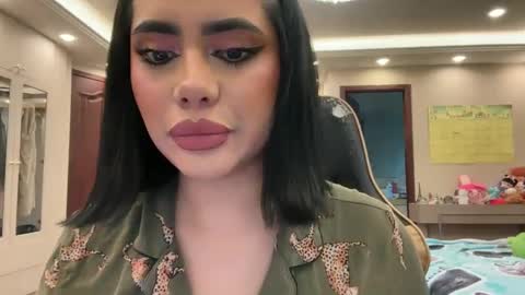 Snapshot of therealcamilabaddie chatting on 09.10.25 therealcamilabaddie online show from 09.10.25