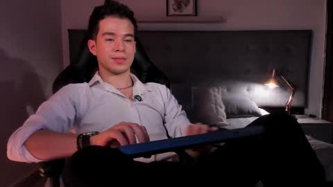 Snapshot of therealmartincox chatting on 10.29.25 4th online show from 10.29.25