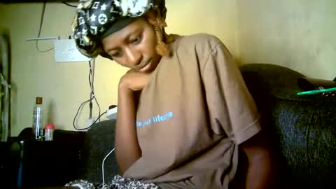 Snapshot of therry_heart chatting on 07.19.26 hearty online show from 07.19.26