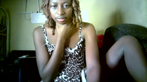 Snapshot of therry_heart chatting on 08.05.26 hearty online show from 08.05.26