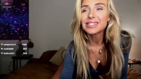 Snapshot of theselina_kyle chatting on 10.03.25 Selina Kyle online show from 10.03.25