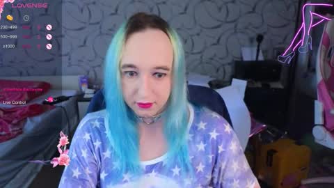 Snapshot of thetrixy chatting on 11.24.25 The Great And Powerful Trixie online show from 11.24.25