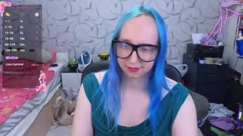Snapshot of thetrixy chatting on 05.16.26 The Great And Powerful Trixie online show from 05.16.26