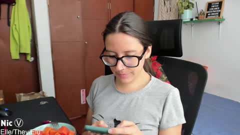 Nicole online show from 01.06.26