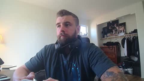 Snapshot of theufcfan_8181 chatting on 04.16.26 troy online show from 04.16.26