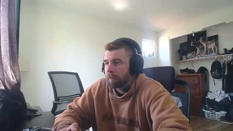 Snapshot of theufcfan_8181 chatting on 04.28.26 troy online show from 04.28.26