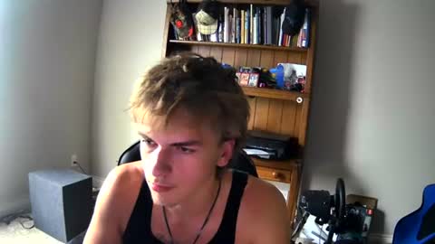 Snapshot of thevincegray chatting on 06.20.26 Vince online show from 06.20.26